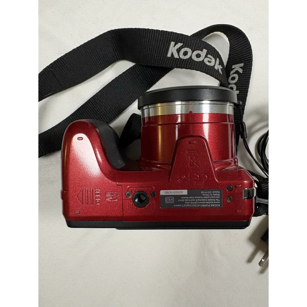 Kodak PIXPRO AZ361 16.15MP Red Digital Camera w/ Lens Cap Strap Charger Cable